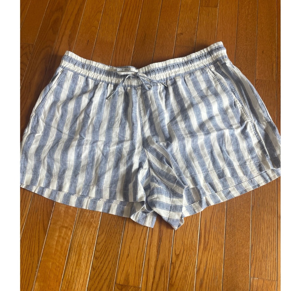 GAP Women's Blue and White Striped Drawstring Shorts